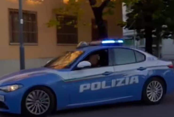 Mezzo polizia